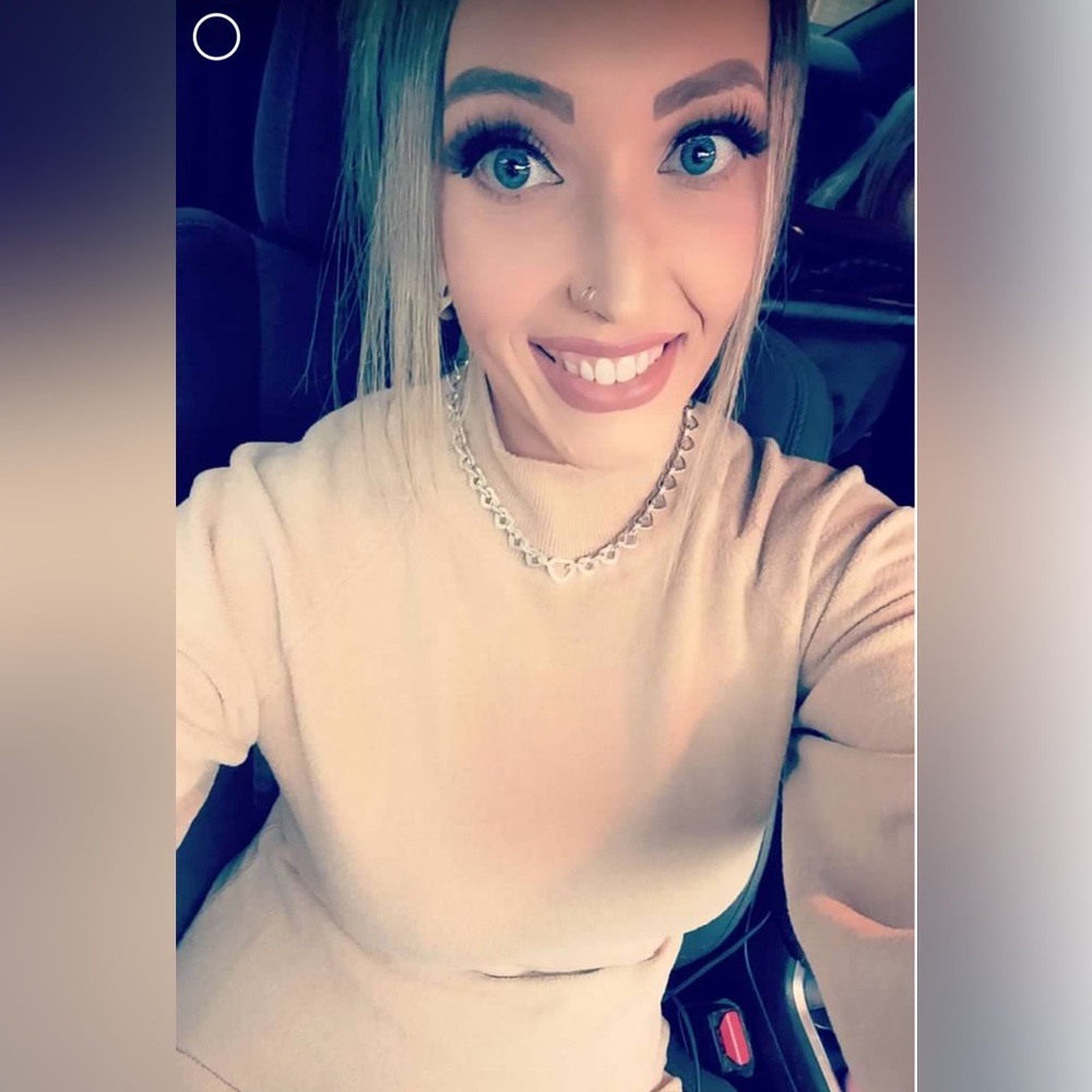 Meet your Posher, Ashley